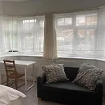 New Studio On Golders Green Rd
