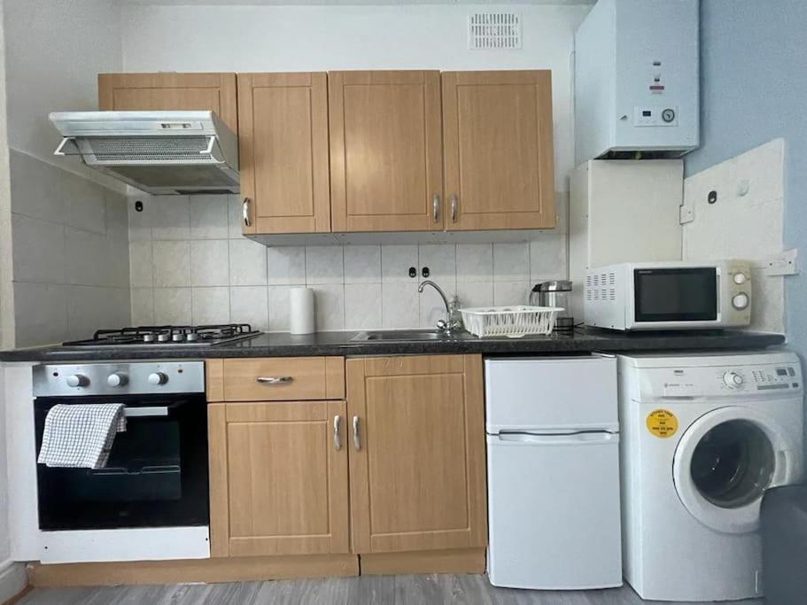 New On Golders Rd Apartment London