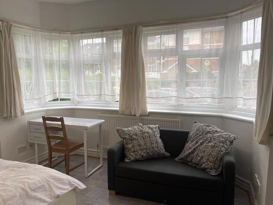 New On Golders Rd Apartment