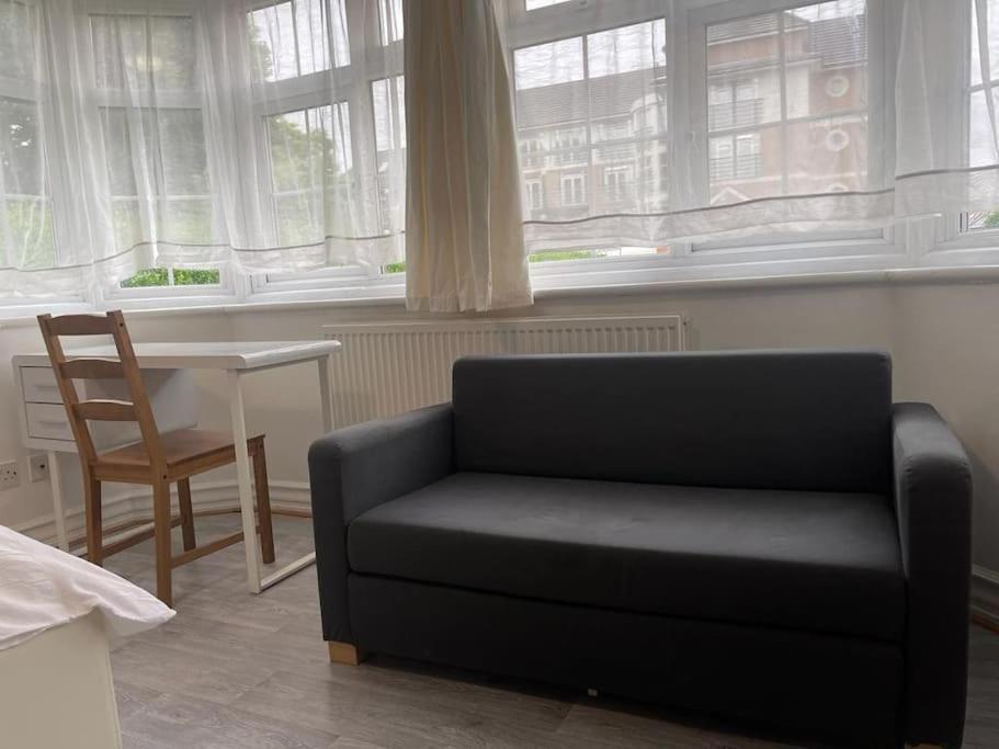 Apartment New On Golders Rd