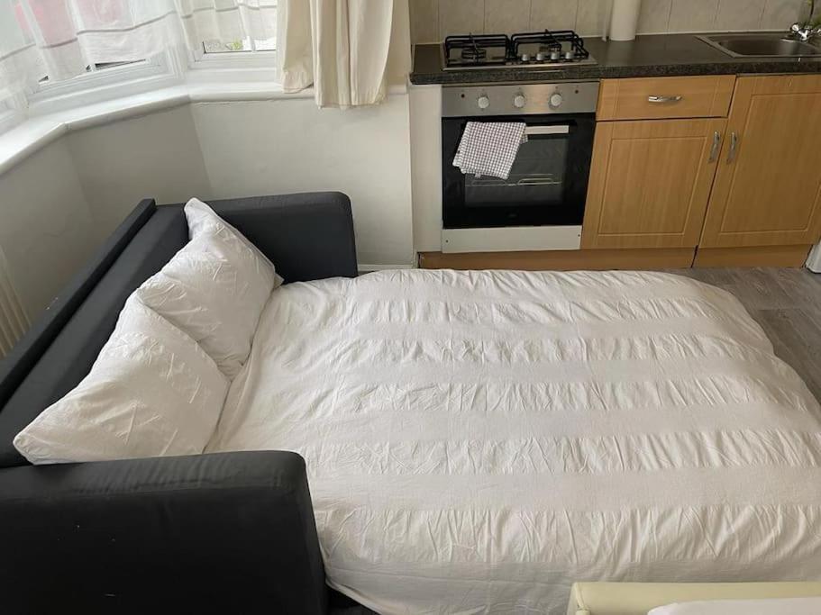 Apartment New On Golders Rd *